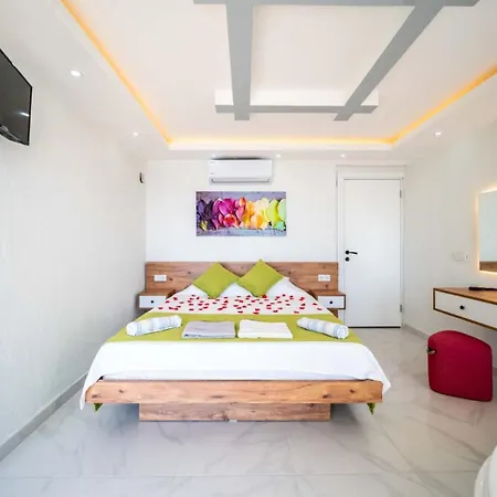 Villa Kaskalkan Deniz Manzarali Havuzlu Bahceli Kas