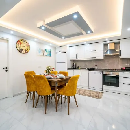 Kaskalkan Deniz Manzarali Havuzlu Bahceli Villa Kaş