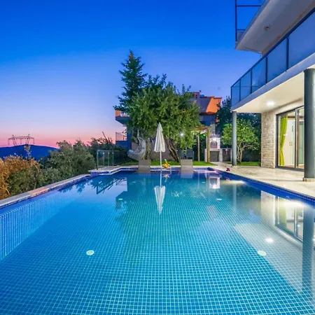 Kaskalkan Deniz Manzarali Havuzlu Bahceli Villa *